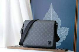 Picture of Louis Vuitton Mens Bags _SKUfw97506685fw
